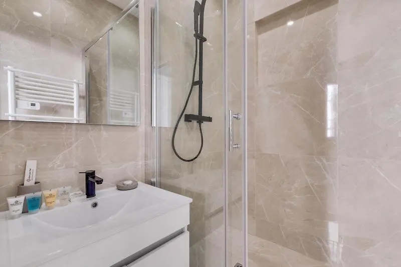 187 Seven - Superb In Apartament *